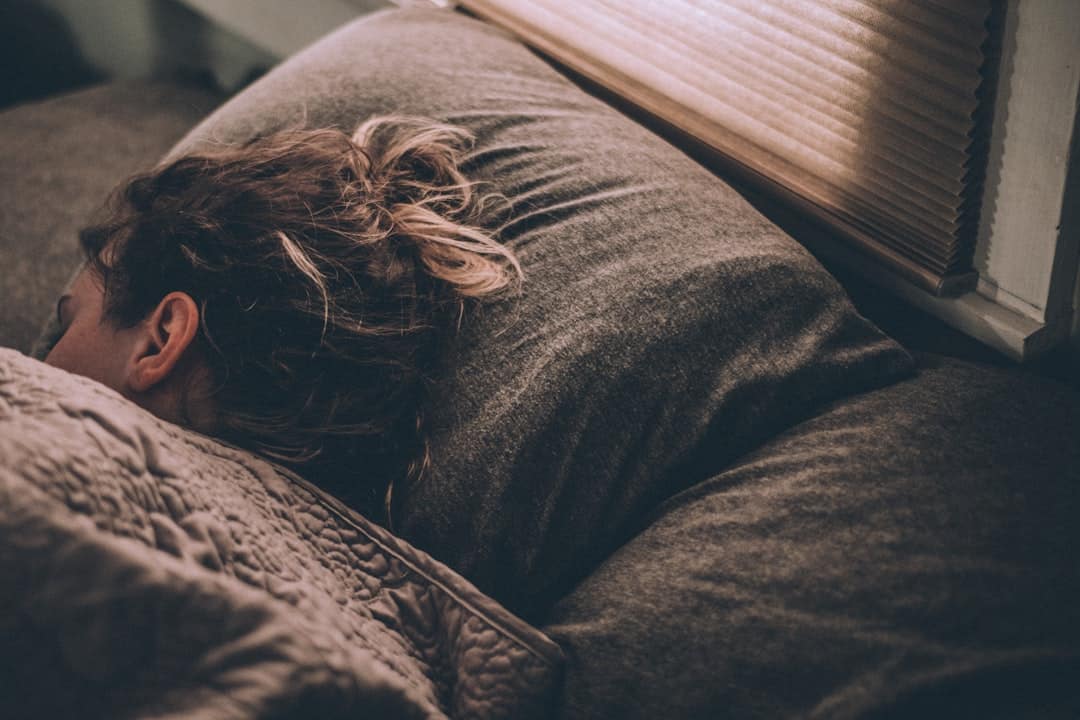 découvrez l'importance du sommeil pour votre santé et votre bien-être. apprenez des astuces pour améliorer la qualité de votre sommeil et créer un environnement propice à des nuits réparatrices.