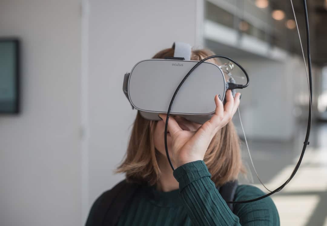 découvrez l'univers fascinant de la réalité virtuelle, où technologie et immersion se rencontrent pour offrir des expériences inoubliables. plongez dans des mondes fantastiques, jouez à des jeux captivants ou participez à des simulations réalistes, le tout grâce à la vr. éveillez vos sens et explorez de nouvelles dimensions avec la réalité virtuelle.